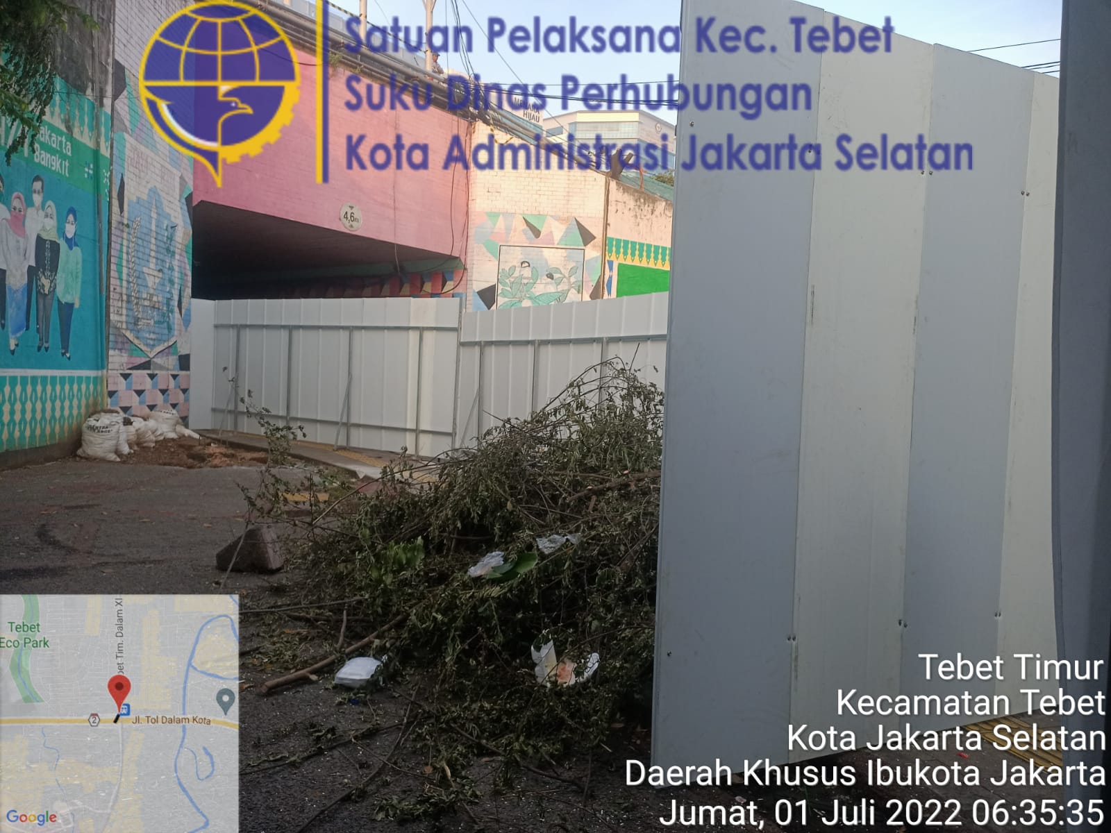 Pemangkasan Pohon di Jalan Tebet Timur Wilayah Tebet Jakarta Selatan